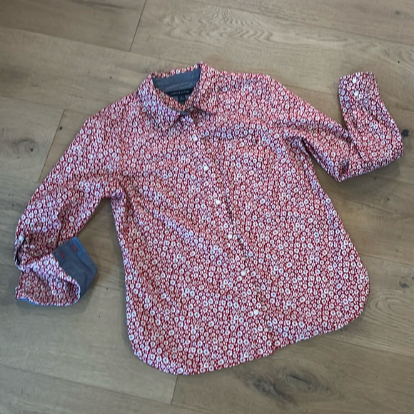 Tommy Hilfiger red floral button down shirt - Picture 1 of 11